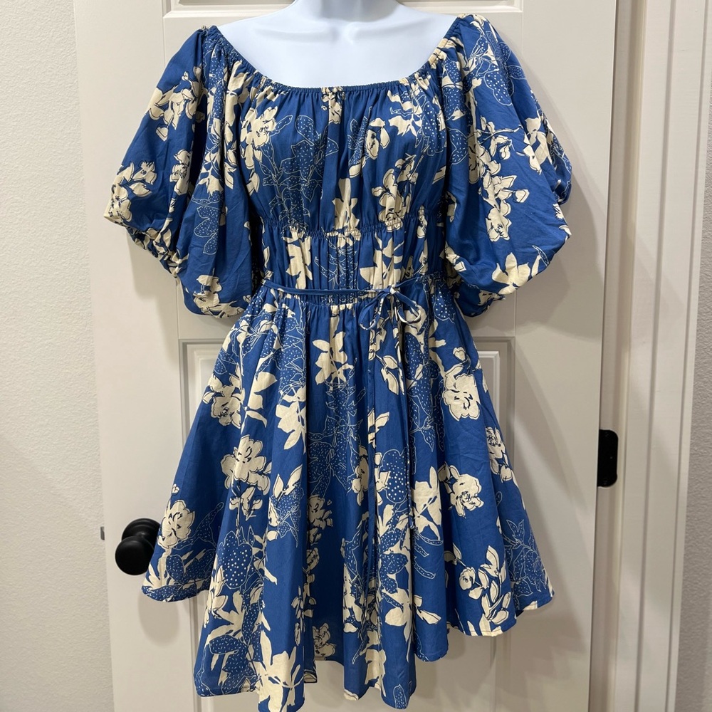 Floral Blue and Cream Woman’s Midi Dress